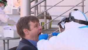 Ďalšia pomoc od J&T. Zaplatí testovanie 10 tisíc zamestnancov sociálnych služieb