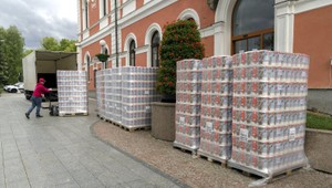 Deväť paliet papierových utierok a tri palety kancelárskeho papiera do ružomberských škôl