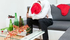 Prehnali ste to s alkoholom? Zatočte s opicou s pomocou týchto overených trikov