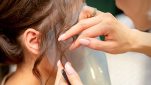 Keď uvidela svoj svadobný účes, vybuchla od smiechu: Takto sa nemôžem vydávať!