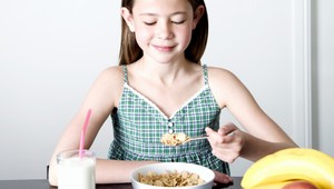 Europoslanci podporili vyššie dotácie na ovocie a mlieko do škôl