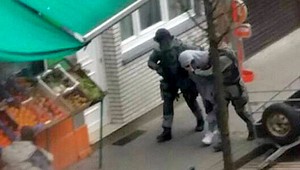 Abdeslam sa skrýval v suteréne, reportér CNN sa tam pozrel