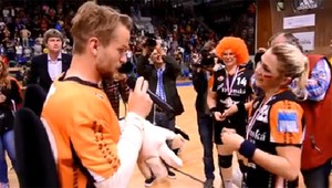 Hádzanárku Sukenníkovú požiadal o ruku maskot! Povedala áno?