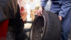 Nenechajte si prezúvanie auta na poslednú chvíľu. Pridávame aj užitočné rady