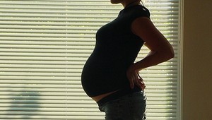 Mladík (16) sexuálne zneužil školáčku (14), teraz je tehotná