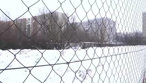 Zima si vyžiadala svoju obeť: V Nových Zámkoch pri obchodnom dome umrzla žena bez domova