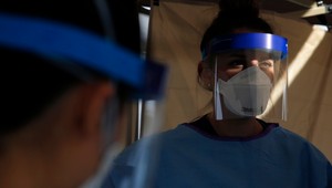 Holandsko musí z nemocníc stiahnuť respirátory. Tisíce kusov z Číny sa ukázali ako chybné