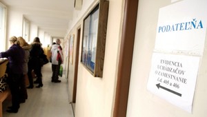 Nezamestnanosť opäť stúpla. Napriek tomu je na trhu rekordný počet pracovných ponúk