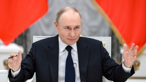 Putin chce byť mierotvorcom na Blízkom východe. Rieš najprv Ukrajinu, odkazuje Trump