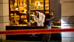 V Tel Avive strieľali dvaja Palestínčania, zomreli štyria ľudia