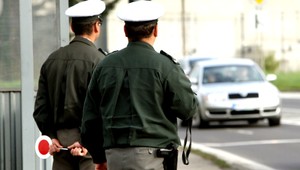 Polícia oznámila dopravnú akciu v Banskobystrickom kraji. Tu je harmonogram kontrol