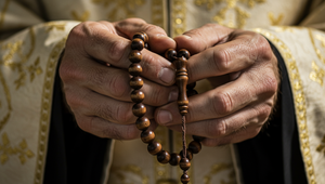 Ženu v detstve sexuálne zneužíval kňaz, súd jej zamietol odškodné. Verdikt rozčúlil verejnosť