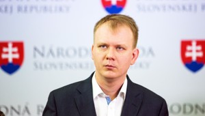 Sieť sa trhá. Podľa Miroslava Beblavého 214 členov odchádza