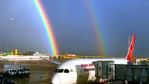 Lietadlo núdzovo pristálo kvôli bombovej hrozbe. Na palube bolo vyše 200 cestujúcich