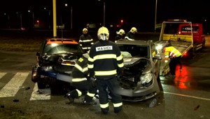 V Ľuboticiach sa zrazili dve autá. Zranili sa štyria ľudia