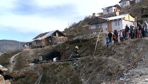 V horiacej chatrči sa nachádzali tri deti, jedno z nich neprežilo