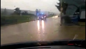 VIDEO:  Na východe opäť bojujú s povodňami, vyhlásili mimoriadnu situáciu