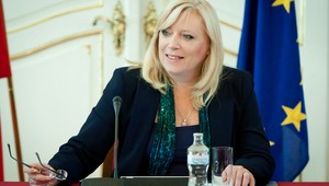 Kto pôjde do Bruselu? Vláda chce poslať Ivetu Radičovú