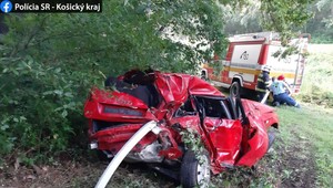 Z auta ostala len kopa šrotu. Šoféra (19) previezli do nemocnice