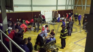 Pri Košiciach evakuovali takmer 200 ľudí, môže za to zimný štadión