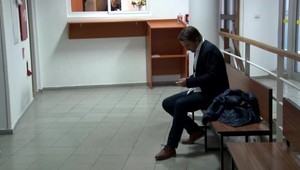 Gynekológ, ktorý mal sexuálne zneužívať mladé dievčatá, sa cíti nevinný. Hrozí mu až 12 rokov za mrežami