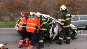 Vážna nehoda troch áut pri Humennom. V jednom z áut bola aj rodina s malým dieťaťom