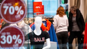 Rozhovory 24: Obchody otvorené, začali výpredaje