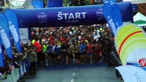 Night Run v Tatrách. Štrbské pleso patrilo bežcom