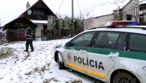 V chate v Lubine našli obeseného muža a omámenú ženu