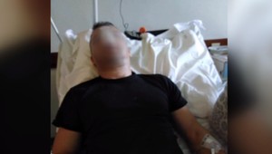 Išiel len popriať šťastný nový rok a skončil s otrasom mozgu. Hasiča mal napadnúť 17-ročný chlapec