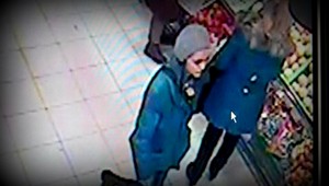 Polícia pátra po tejto žene. Je podozrivá z krádeže