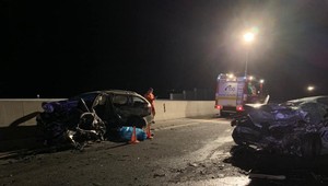 Hromadná zrážka áut na ceste R1 skončila tragédiou. Vyhasol život dvoch vodičov