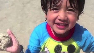 Má len 6 rokov a milióny na konte. Rozkošný Ryan vás presvedčí o tom, že makať sa oplatí už v útlom veku