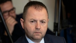 Zber podpisov za referendum vyústil do útoku. Poslanec Smeru mal napadnúť člena Demokratov