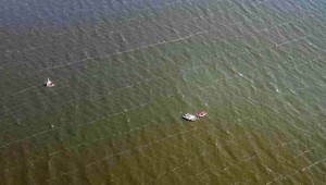 Súťaž sa zmenila na boj o život. Záchranári museli vyťahovať 12 detí z vody