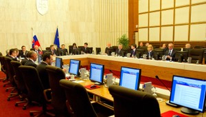 Ceny a nezamestnanosť. Urobte s tým niečo!