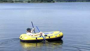 Verný tradícii. Český prezident Miloš Zeman dovolenkuje na člne