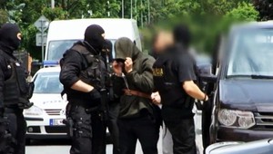 Štyria z razie na piťovcov sú vo väzení, jeden na úteku