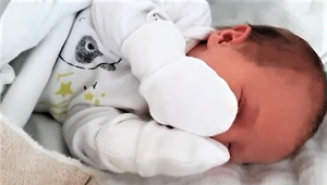 Najkrajšia fotka! Dominika pri svojom synčekovi žiari šťastím!