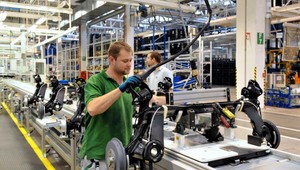 Priemysel na Slovensku napreduje, vo fabrikách pribúdajú objednávky