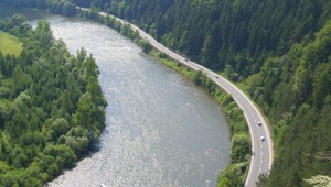 Rozbúrený Váh vyplavil mŕtvolu