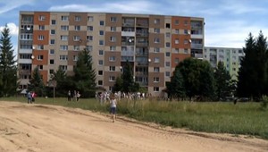 Bardejovčania sa búria, pred panelákom im chcú postaviť benzínku