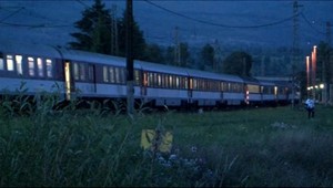 Mladý muž sa otočil rušňu chrbtom. Zrážku neprežil