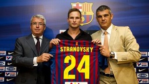 Straňovský (27) uspel v El Clásicu, Barca bližšie k titulu