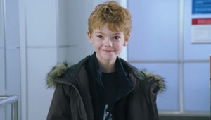 Pamätáte si na tohto chlapčeka z filmu Láska nebeská? Teraz má 30 rokov a vyzerá takto!