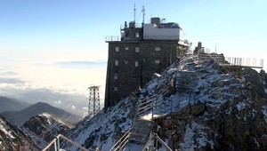 Na horách už riadne prituhlo. Ale pohľad z Lomničáku je nádherný