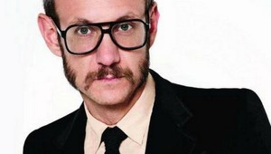 Fotograf hviezd obťažoval modelky. Prišiel o prestížne kšefty