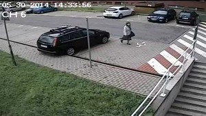 Čas si krátil lámaním stieračov na autách. Rozčuľovali ho