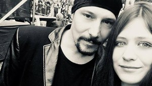 Už aj pracujú na bábätku! Ona má 16, spevák 46 a nevidia v tom problém!