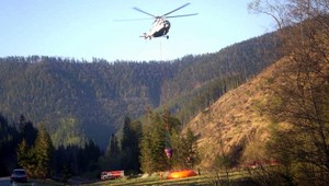 AUTENTICKÉ ZÁBERY: Oheň pustoší Slovensko, jeden mŕtvy